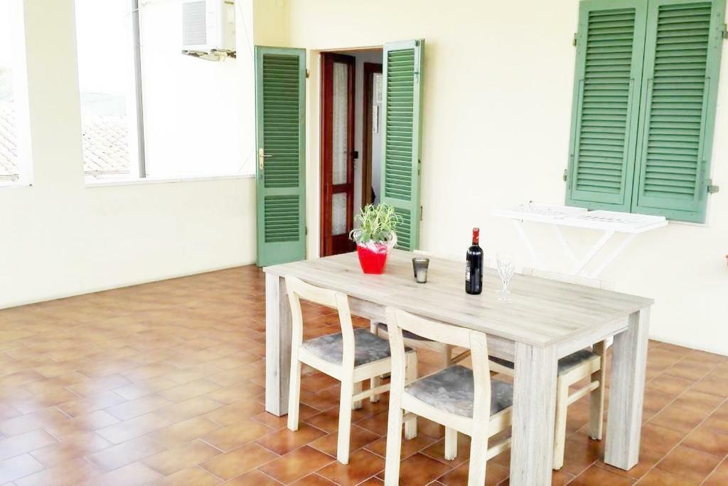 La Terrazza Del Silenzio Apartment Fattoria Spedaletto Bagian luar foto